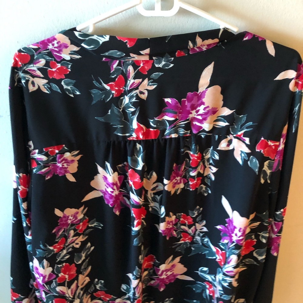 LAST CHANCE! Floral Tie Neck Blouse